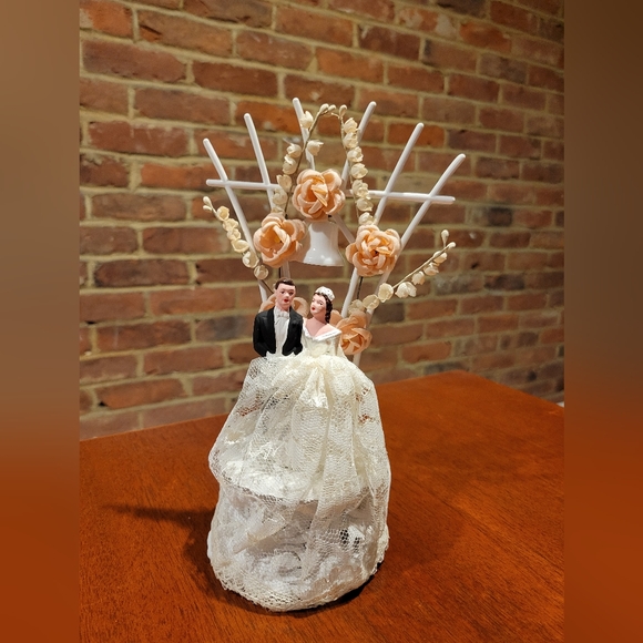 Vintage 1940's Bride & Groom Wedding Cake Topper Prestine Chalkware
